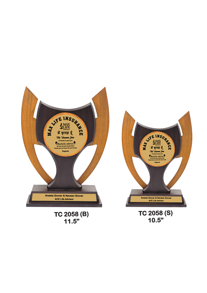 Wooden trophy Maker in Mumbai